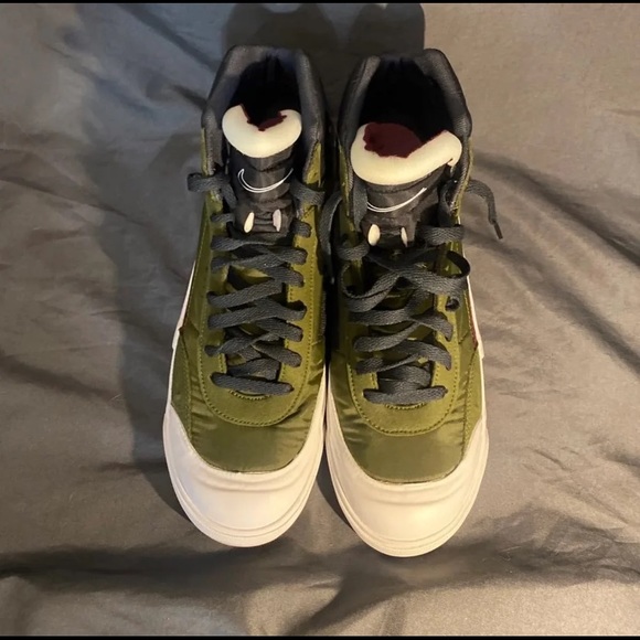 SOLD Nike NWT Drop Type LX Mid Legion Green Sneaker Size 8.5 Men/10 Women's - Picture 6 of 9